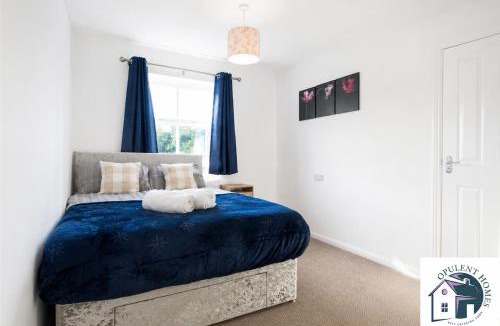 Reading Apartment | Bright 4-Bed Detached Property - Work & Team Ready - Reading Central