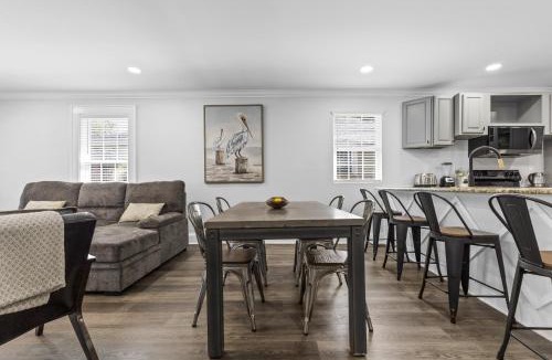 Villa Heights House | Bright and Modern Close to Everything