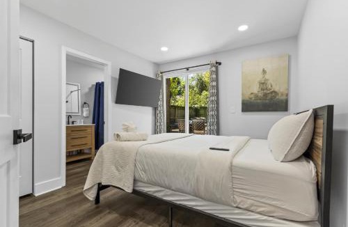 Villa Heights House | Bright and Modern Close to Everything