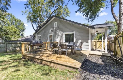 Villa Heights House | Bright and Modern Close to Everything