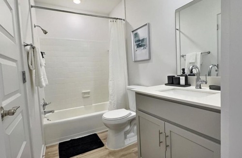 Crestline Heights Apartment | Bright and Vibrant Escape Near Downtown Hotspots