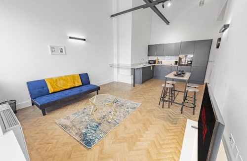 Chelmsford Apartment | Bright & Cozy in Chelmsford