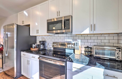 Oakley Cottage | Bright & Inviting Home by Biltmore Village w/Deck