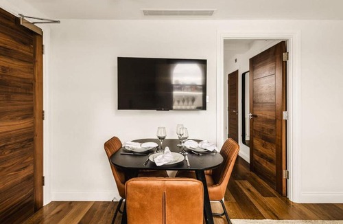 Royal Borough of Kensington and Chelsea Apartment | Bright Kensington 1 Bed AC