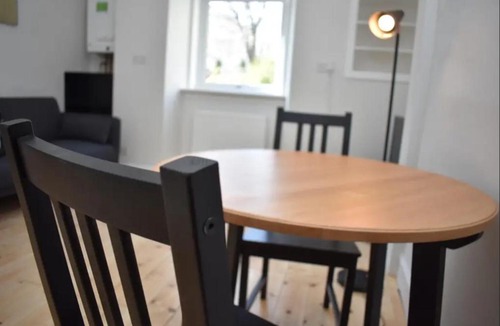 Morningside Apartment | Bright & modern apartment for four in Morningside!