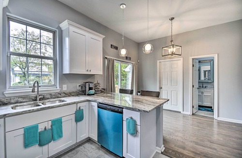Norfolk House | Bright Norfolk Home w/Deck < 3 Mi to Town!
