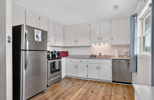 Topsail Beach House | Bright & Relaxing 4BR Retreat, South Topsail
