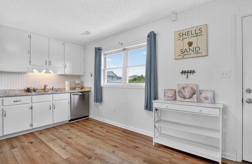 Topsail Beach House | Bright & Relaxing 4BR Retreat, South Topsail