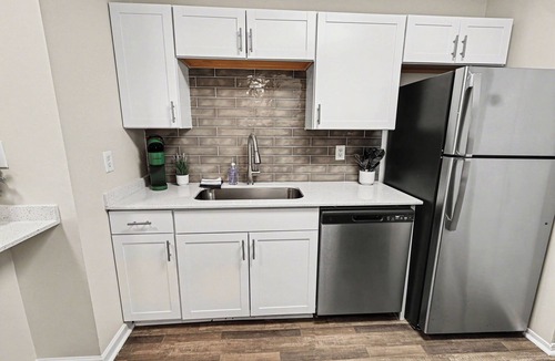 Vestavia Hills Apartment | Bright/Spacious 2BR - King Bed/Pool/Gym Near UAB/Hospitals