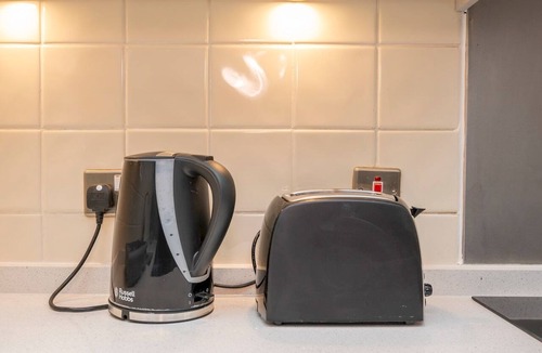 Farringdon Apartment | Bright Spacious Flat in Central London | Sleeps 6 - Pass the Keys