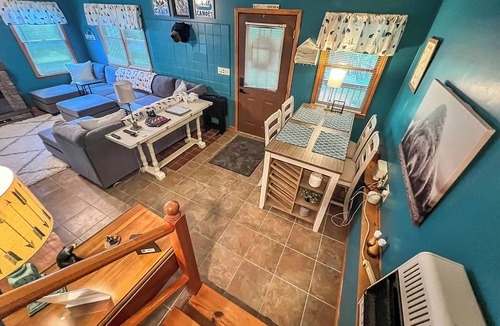 Todd Cabin | Bring the Pup to Bear Necessities! Pet-Friendly, Perfect for Sept Adventures