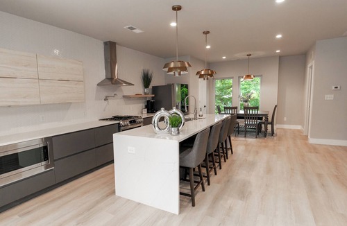 Charlotte House | Bring your friends and family to enjoy this spacious 6-bedroom duplex!