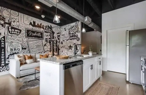 TMAG Thompson LN - Murfreesboro Rd Condo | Broadway Booze N' Snooze