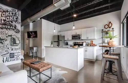 TMAG Thompson LN - Murfreesboro Rd Condo | Broadway Booze N' Snooze