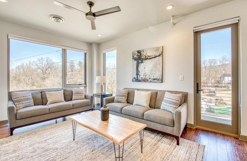 Historic Montford Apartment | Broadway Loft 320