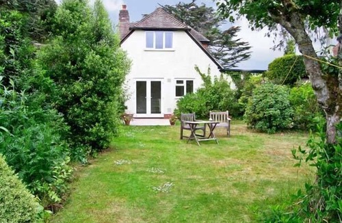 Beaulieu Cottage | BROCK COTTAGE, with a garden in Beaulieu