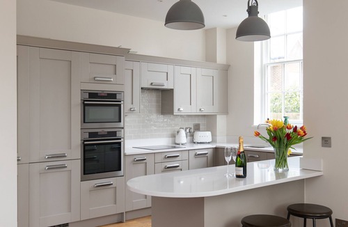 Plaistow and Sundridge Apartment | Bromley- Exclusively luxurious, high spec 2 bed/2 bath flat on private grounds