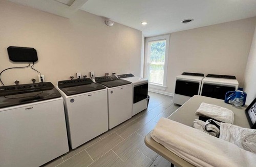 Fries Bed & Breakfast | Brookside Bliss at The Washington Inn
