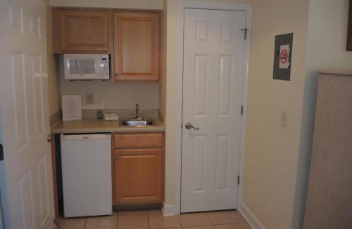 Calabash Apartment | Brunswick Plantation Studio Home 2109L