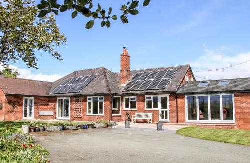 Chirbury with Brompton House | Bryn Caer