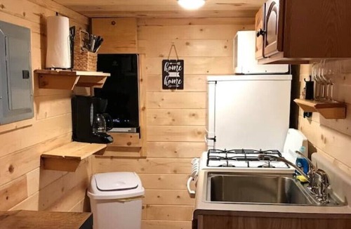 Frank Cabin | Buck Hill Tiny Home Cabin #2 Mountain & Pond Views