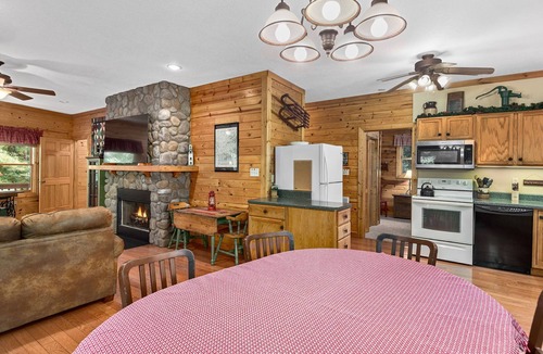 Weaverville Cabin | Buckeye Cabin, located in Weaverville, NC
