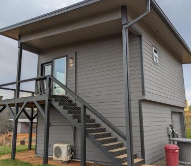 Warne House | Bucolic Mountain View Stargazing Sunsets Wildlife