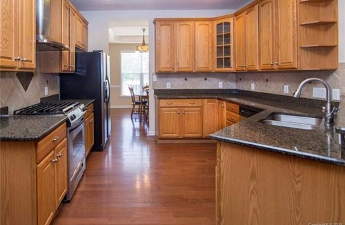 Paw Creek House | Bungalow by White water Center & CLT airport