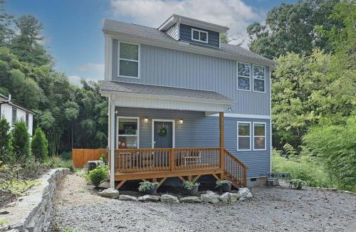 Black Mountain House | Bungalow Dream w Hot Tub, Fenced Yard & Fire Pit