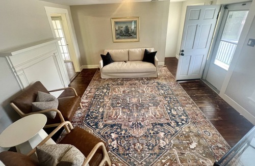 Old Irving Park House | Bungalow in the heart of Greensboro, close to Downtown, restaurants and shops