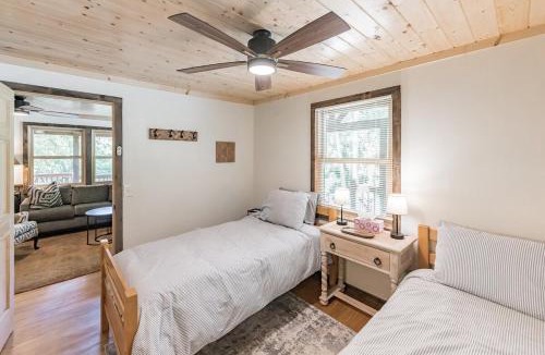 Cullowhee House | Bungalow, Lake Glenville, Amazing Views, & Sauna!