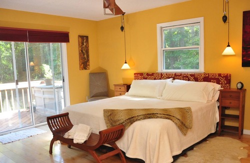 Skyland House | Buried in the Woods / Full of Art & Style / 10 mins drive to downtown Asheville