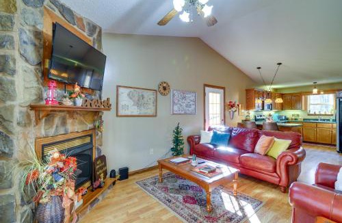 Sloans Valley House | Burnside Resort Cabin w/Hot Tub & Outdoor Spots!
