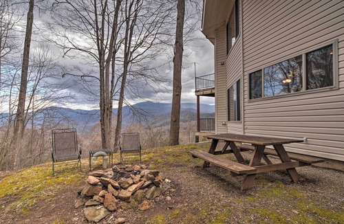 Burnsville Apartment | Burnsville Apt w/Deck in Pisgah National Forest