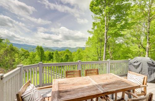 Burnsville House | Burnsville Retreat with Hot Tub and Mountain Views!