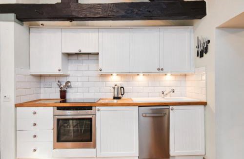 Bakewell House | Buttercup Down