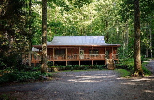 Saluda Cabin | Buzzard Roost cabin at Cabin Fever in NC!
