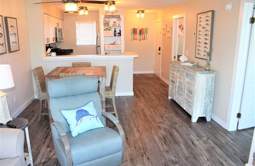 Manteo Condo | BV413 - Remodeled Canal Front Pirate's Cove Paradise