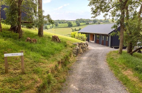Kingswood House | Bwncath