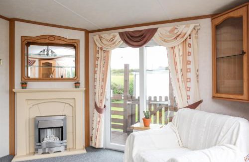 Cylch-Y-Garn House | Bwthyn Y Bae Lodge