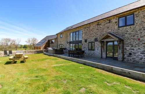 Oswestry House | Bwthyn Y Bugail Shepherd's Cottage