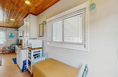 Atlantic Beach Cottage | By the Sea: Dog-friendly, close to the beach and local attractions