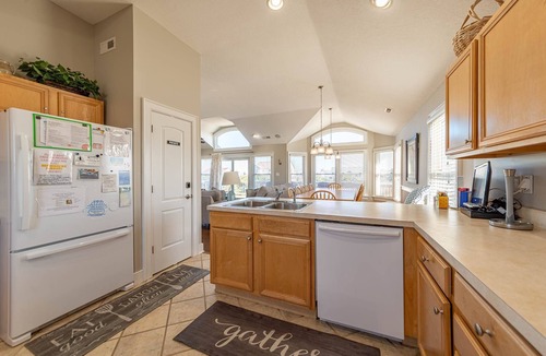 Whalehead Beach House | C7000 Carolina Sunrise. Oceanside, Pool, Hot Tub, 6 BR/5.5 BATH, Volleyball!