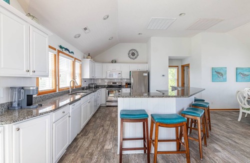 Whalehead Beach House | C7006 Mare Nostrum. Very Spacious, Pool, Hot Tub, Volleyball!