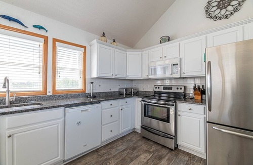 Whalehead Beach House | C7006 Mare Nostrum. Very Spacious, Pool, Hot Tub, Volleyball!
