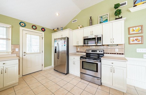 Ocean Sands House | C7474 Mayflower. Oceanside, Lake View, Pool, Hot Tub, Sheets & Towels.