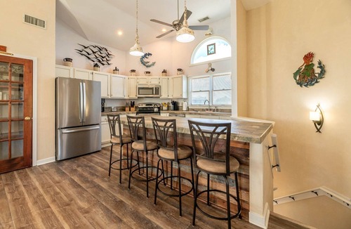 Ocean Sands House | C7729 Beach Dreams. 3 Large Masters, BIG Pool/Hot Tub, Pets OK!