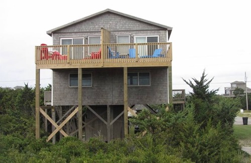 Ocean Isle Estates Cottage | Cabin ∙ 2 bedrooms ∙ 4 guests