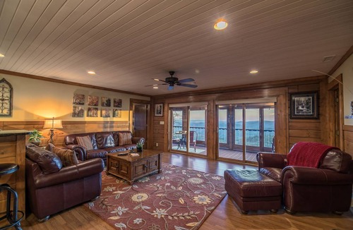 Apple Ridge Cabin | Cabin ∙ 2 bedrooms ∙ 6 guests