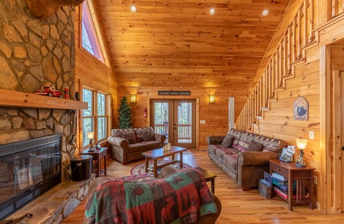 West Jefferson Cabin | Cabin ∙ 3 bedrooms ∙ 6 guests